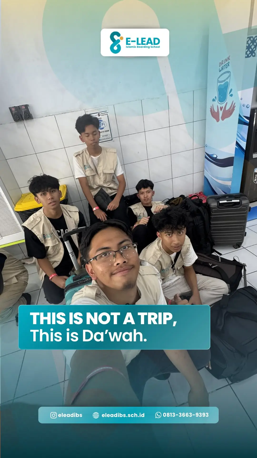 Lelaki tidak dibesarkan untuk selalu nyaman. Ia ditempa dengan perjalanan.

Rasulullah ﷺ bersabda: “Safar adalah bagian dari adzab…” (HR. Muslim)
Artinya, safar itu melatih sabar, kuat, dan mandiri.

Imam Syafi’i berkata:
“Merantaulah, karena dalam safar ada lima faedah: hilangnya kesempitan, bertambahnya rezeki, bertambahnya ilmu, adab, dan sahabat yang mulia.”

Lelaki yang berkelana bukan sekadar pergi jauh, tapi sedang membangun mental, visi, dan kepemimpinan.

Karena pemimpin besar lahir dari perjalanan panjang. BarakaAllahufiikum ✨