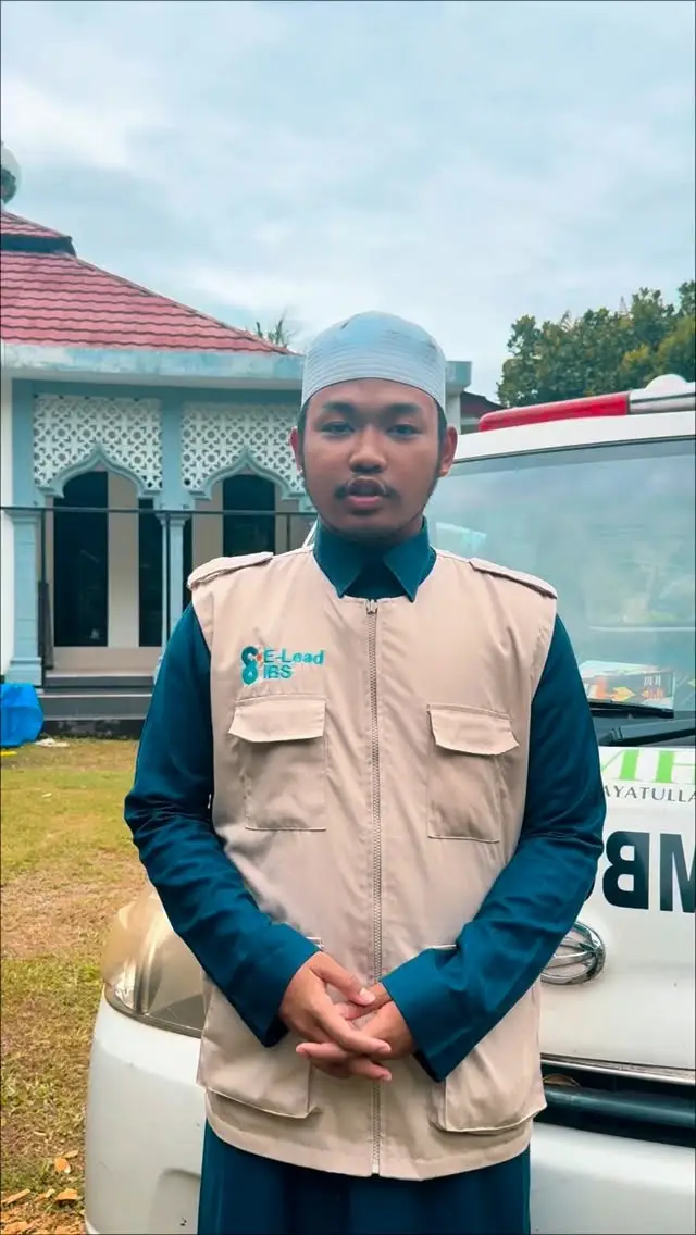 ELead IBS × Hidayatullah Gunung Sasak
Dalam Program Ramadhan Berkah

Ramadhan kali ini bukan hanya tentang memperbanyak ibadah pribadi.
Tapi tentang menghadirkan cahaya di tempat yang jarang tersentuh.

ELead IBS berkolaborasi bersama Hidayatullah Gunung Sasak dalam pembinaan santri-santri di desa terpencil, Lombok.
Mereka bukan hanya belajar membaca dan menghafal.
Mereka sedang ditumbuhkan semangatnya, adabnya, dan cita-citanya.

Dan para ELeaders yang turun langsung pun merasakan satu hal:
Mengajar di pelosok bukan sekadar berbagi ilmu,
tetapi belajar tentang kesabaran, keikhlasan, dan arti perjuangan dakwah yang sesungguhnya.

Rasulullah ﷺ bersabda:
“Sebaik-baik kalian adalah yang belajar Al-Qur’an dan mengajarkannya.”

Ramadhan adalah momentum pahala dilipatgandakan.
Satu huruf Al-Qur’an yang diajarkan, satu akhlak yang ditanamkan, satu semangat yang dibangkitkan —
insyaAllah menjadi amal jariyah yang terus mengalir.

Kami percaya, membina satu desa hari ini,
adalah menanam peradaban untuk masa depan.

Mari menjadi bagian dari gerakan ini.
Dukung, doakan, dan ikut membersamai langkah dakwah ini.

📞 Contact Person: 0878-6579-2031
💳 Rekening Donasi: BSI 1178247722 (a.n Yayasan Hidayatullah Gunung Sasak)
