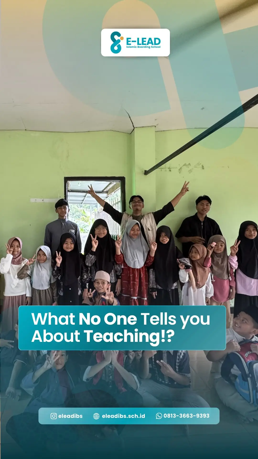 Saat para ELeaders dari E-Lead IBS turun langsung berdakwah ke Lombok, mereka menemukan satu hal penting:

Ilmu saja tidak membuat seseorang layak berdiri di depan.

Mengajar menuntut kesabaran.
Menuntut adab.
Menuntut empati.
Menuntut kemampuan mengendalikan diri.

Di sana mereka sadar — ternyata lebih sulit menjaga sikap daripada menyampaikan materi. Lebih berat memberi contoh daripada sekadar berbicara.

Mereka berangkat membawa hafalan. Mereka pulang membawa kesadaran.

Bahwa dakwah bukan tentang seberapa banyak yang kita tahu, tetapi seberapa siap kita menjadi teladan.

Karena di E-Lead IBS, kami tidak hanya melatih santri untuk memahami ilmu. Kami melatih mereka untuk mengeksekusi nilai.

Dan Lombok menjadi kelas kehidupan itu.

BarakaAllahufiikum ✨